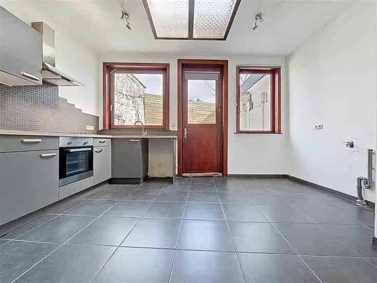 Huis Te Koop 2 slaapkamers tuin