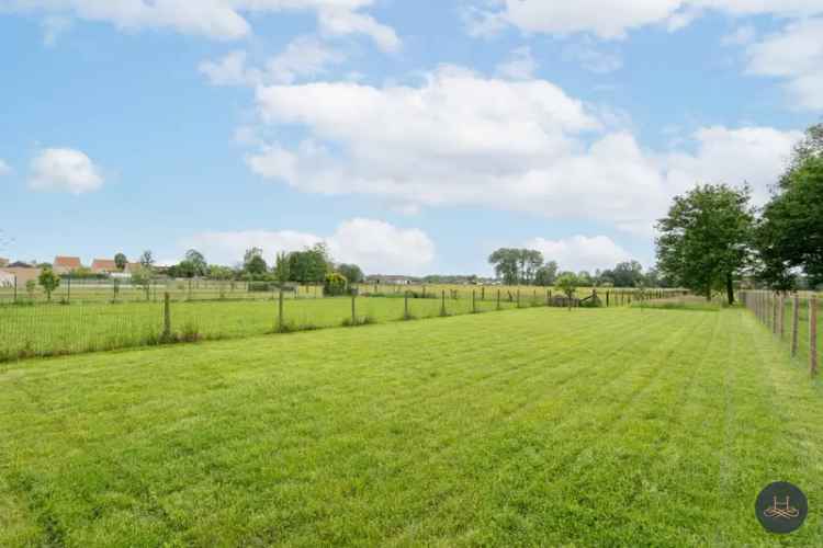 Knappe recente woning met prachtig groen uitzicht