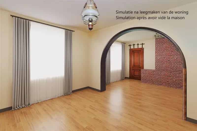 Te renoveren woning met grote garage