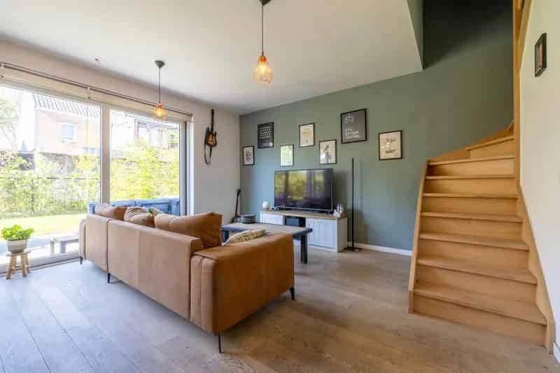 Recente woning 3 slaapkamers tuin