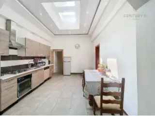 Gelijkvloers Appartement te Koop Schaarbeek