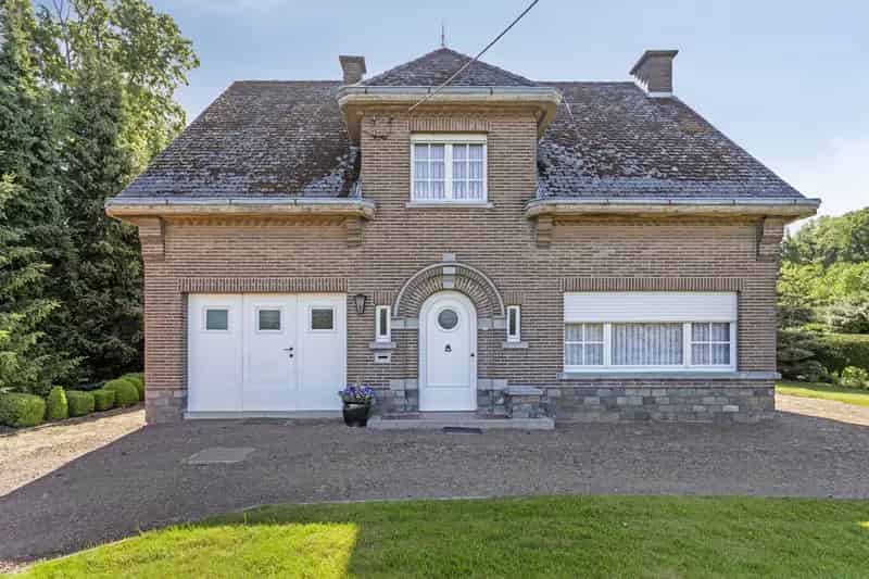 Vrijstaande Villa te Koop - Veel Potentieel - 4 slaapkamers
