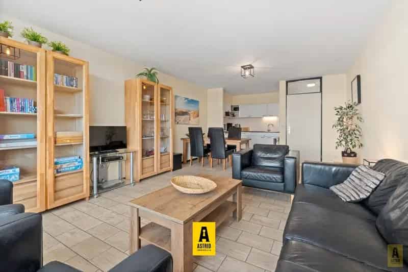 Appartement te huur Bredene: Zonnig appartement vlakbij strand