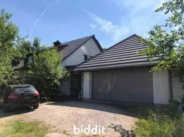 Ruime Villa te Koop: 4 slaapkamers, 4 badkamers, garage en tuin