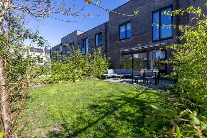 Recente woning 3 slaapkamers tuin