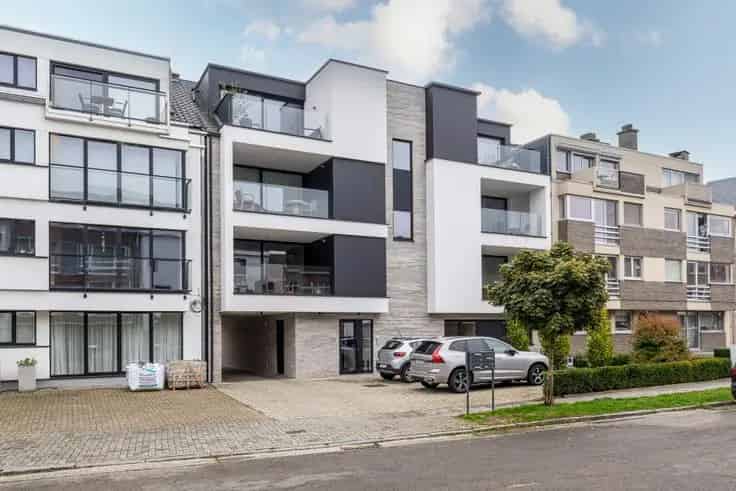 Appartement Te Koop Hasselt: Instapklaar gelijkvloers met terras