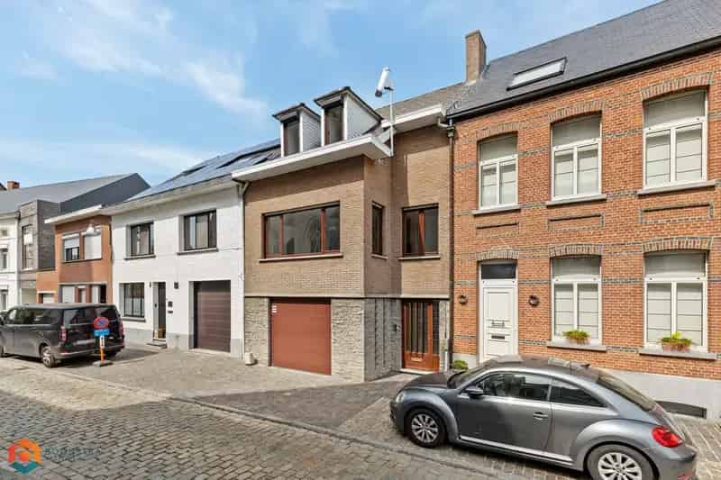 Instapklare woning met garage op sublieme locatie