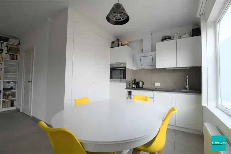 Appartement te Koop 1 Slaapkamer Ruime Woonkamer