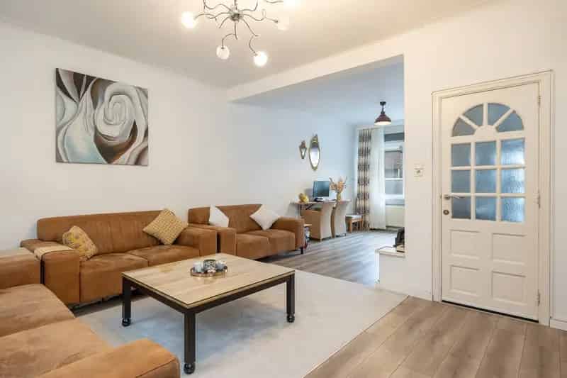 Gezinswoning Merksem: Charmante woning in hartje Merksem
