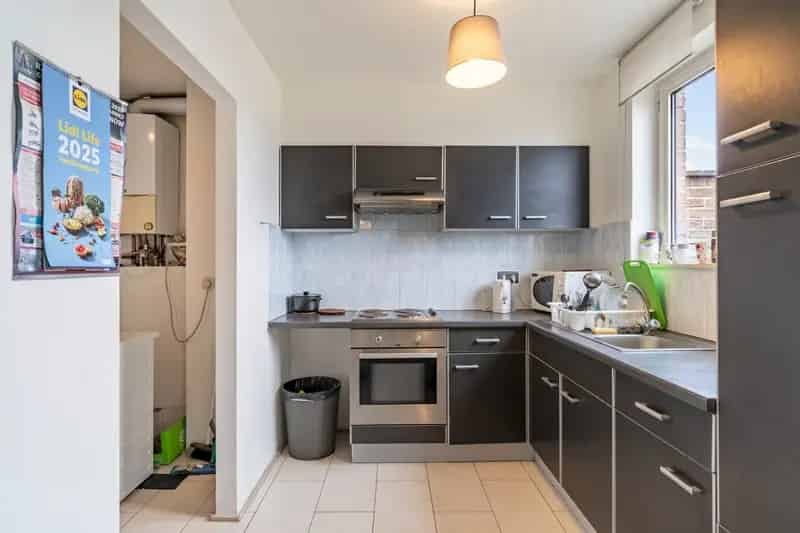 Opbrengsteigendom 2 Appartementen 1 Handelsruimte