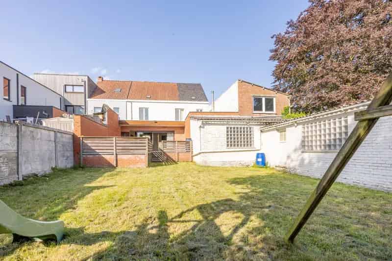 Huis te huur Harelbeke 568m² Atelier Werkruimte 4 slaapkamers