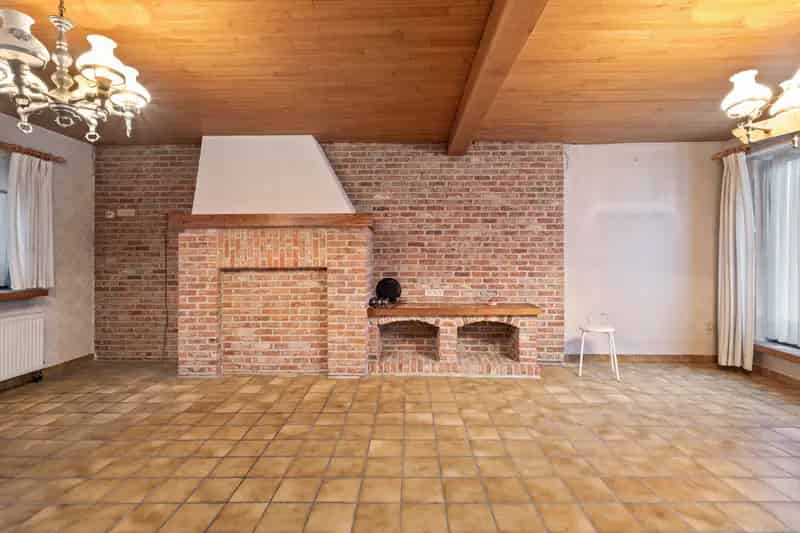 Huis te koop in Hulste: halfopen bebouwing