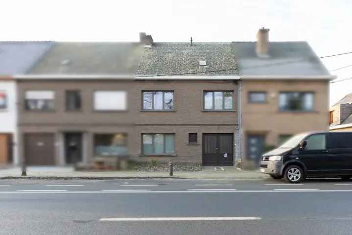 Huis te koop met 4 slaapkamers en tuin in Zwijnaarde