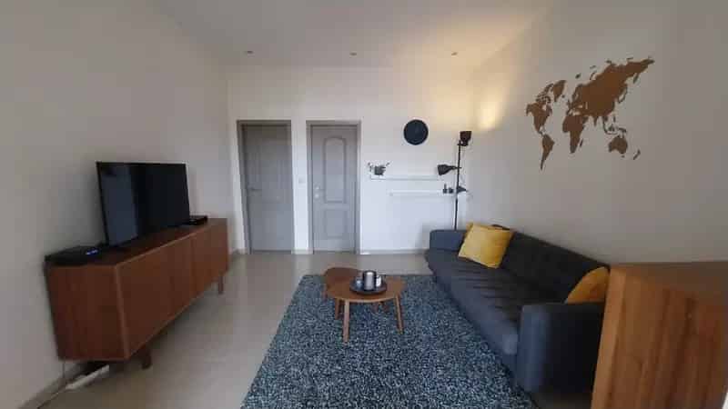 Appartement te huur: 2 slaapkamers, terras, nabij Bredabaan