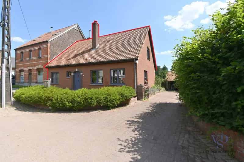 Halfopen woning Dikkelvenne