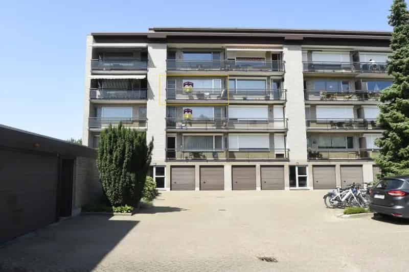 Appartement te koop Burcht: 1 slaapkamer, zonnig terras, nabij Neuzenbergbos