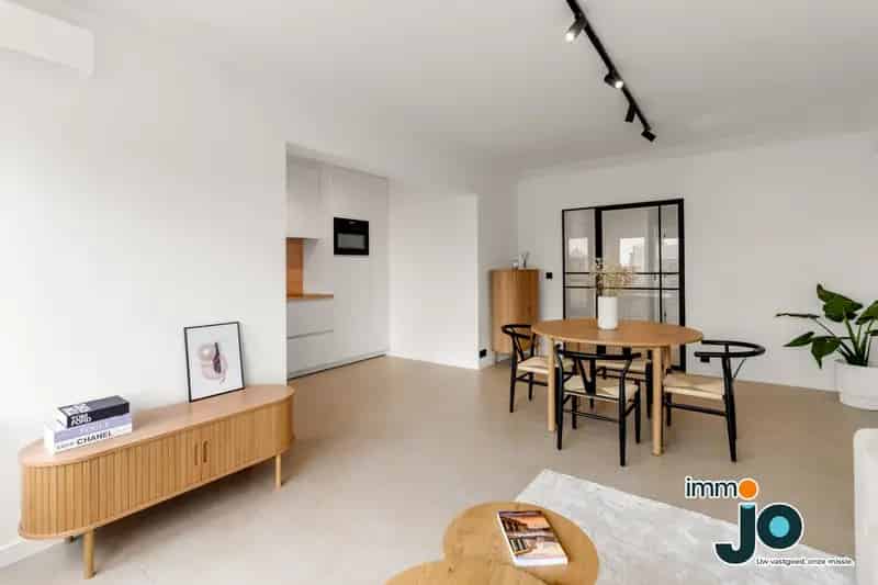 Appartement te koop Oostende: Zeer mooi gerenoveerd appartement nabij strand