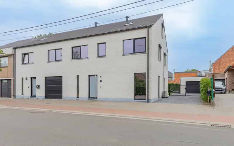 Huis te koop: Moderne halfopen bebouwing 3 slaapkamers