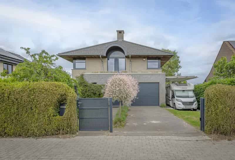 Moderne Villa 3 slaapkamers Garage Grote Kelder