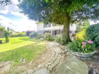 Villa te koop Aublain Ruime villa met 4 hectare grond en vijvers