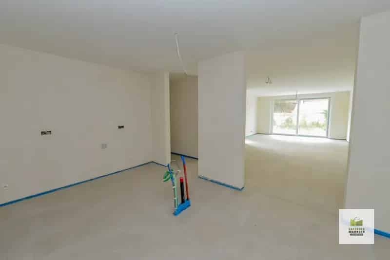 Appartement te koop Beernem: Ruim gelijkvloers appartement met tuin