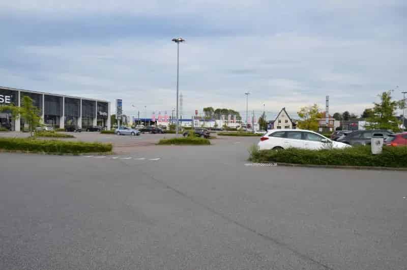 Handelspand te huur Roeselare 665m²