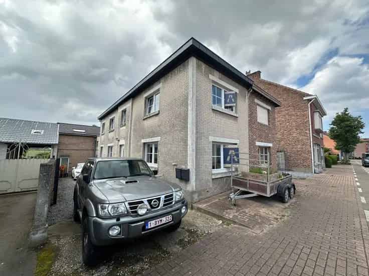 Huis Te Koop Jeuk: Twee Woningen 220m²  Tuin 800m²