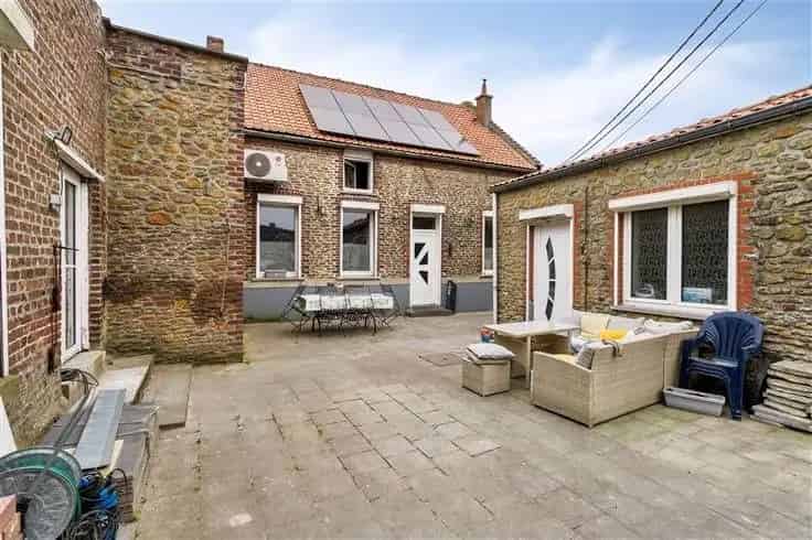 Huis Te Koop 4 slaapkamers tuin garage studio's