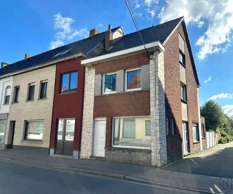 Te koop huis met garage en tuin nabij centrum Waregem