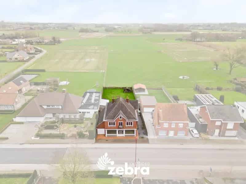 Ruime alleenstaande handelswoning te Marialoop Meulebeke