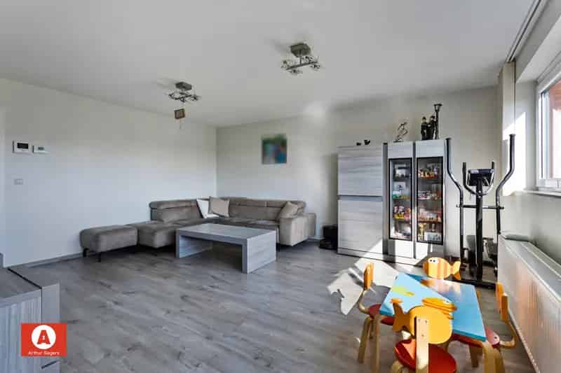 Recente Energiezuinige Gezinswoning met Garage 2013