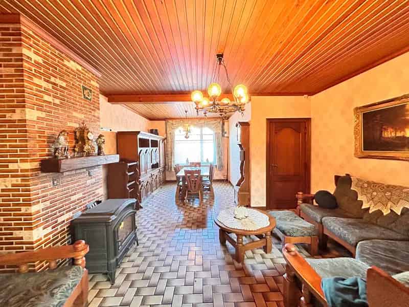 Huis te huur rustige straat met garage loods 50m