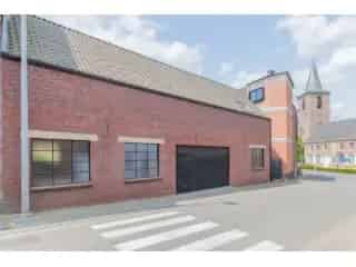 Herenhuis te koop Herzele - Ruim karakterpand met bijgebouw