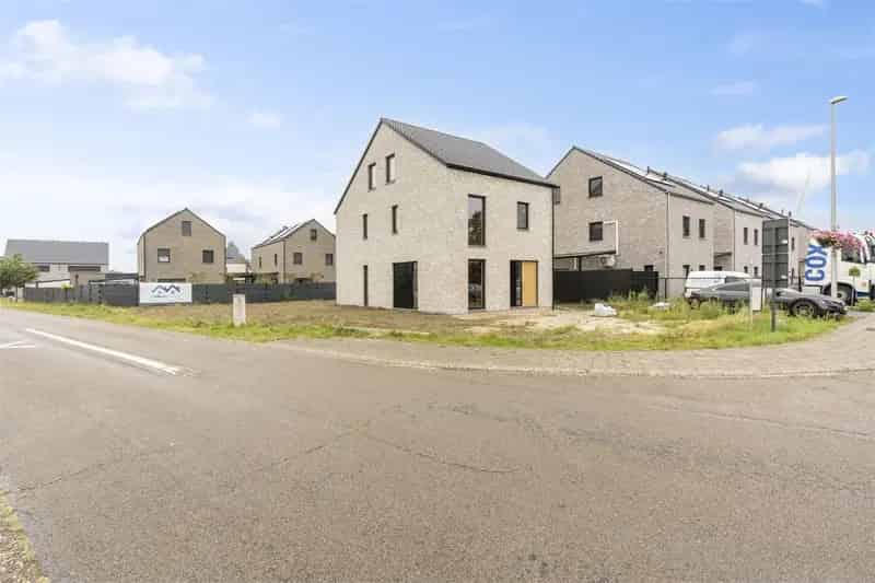 Huis te koop: Casco woning met 3 slaapkamers en grote tuin