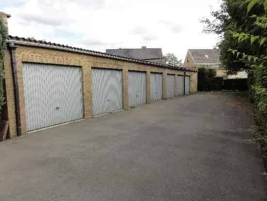 Ruime Garagebox Volledige Aanbod