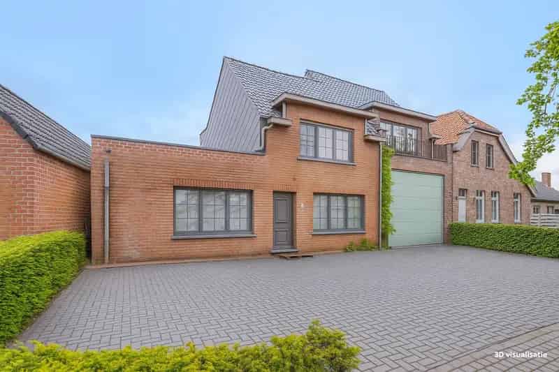 Huis te koop Jabbeke: Ruime woning met loods