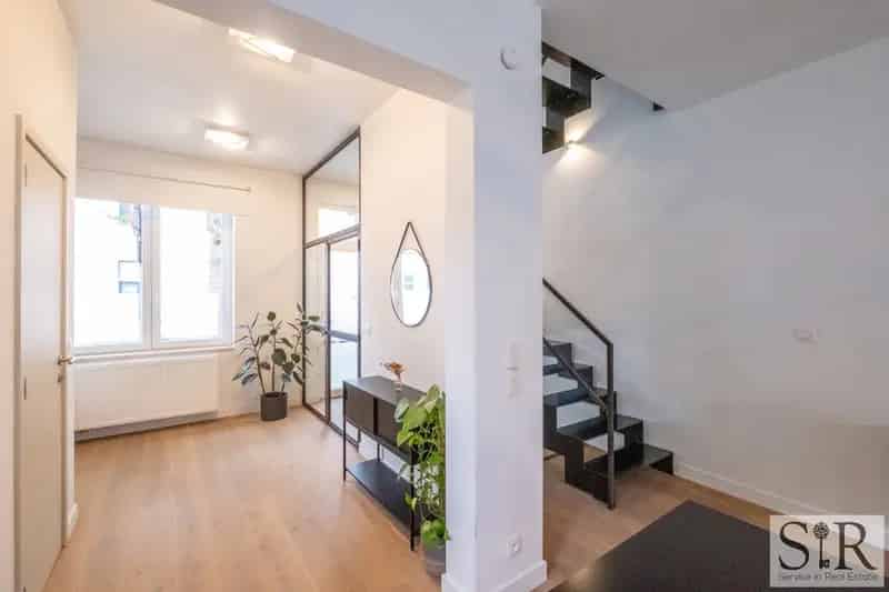 Huis te koop: Lichtrijke 3 slaapkamers nabij centrum en station