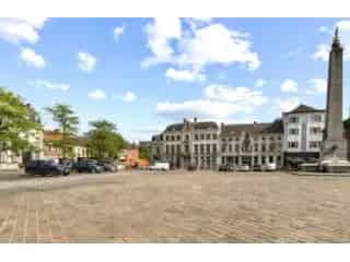 Handelspand Ronse Markt Neoclassicistisch Herenhuis Horeca B&B Hotel