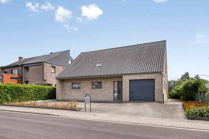Instapklare gerenoveerde woning 4 slaapkamers 9 are