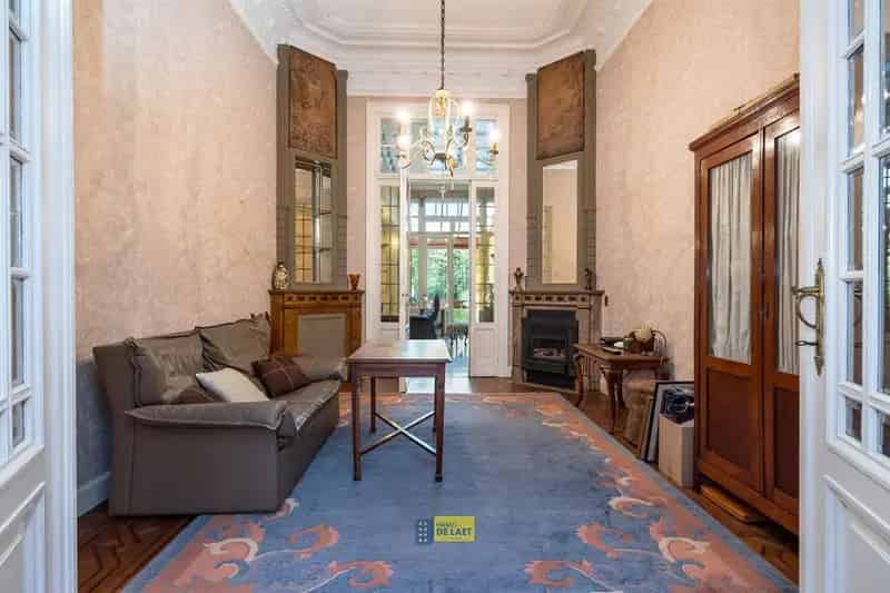 Herenhuis te huur Berchem 8 slaapkamers grote tuin