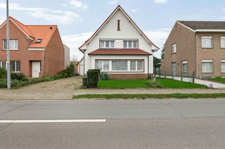 Gezinswoning met 4 slaapkamers , tuin en garage