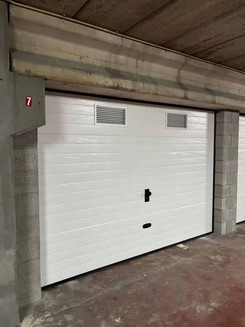 2 Ruime Garageboxen te Koop Mortsel