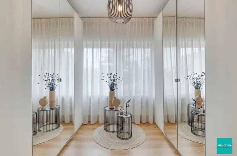 Ruime 4 Slaapkamer Woning te Denderhoutem 235m²