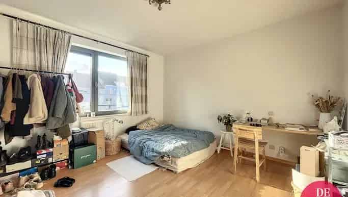 Appartement te huur Sint-Jans-Molenbeek 3 slaapkamers 120m²