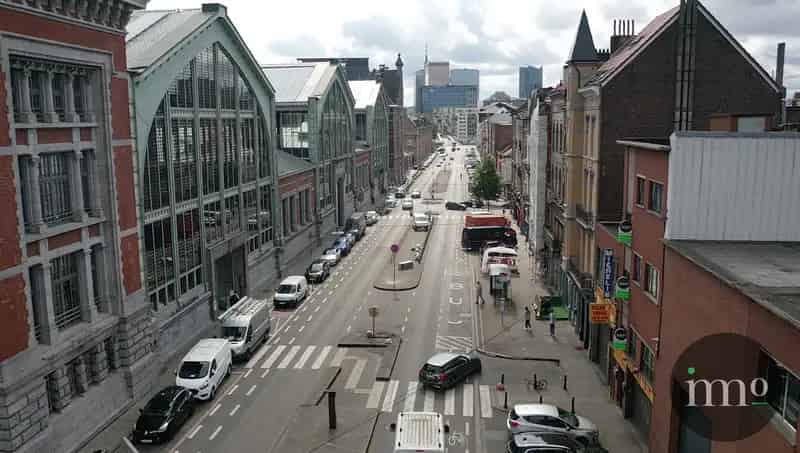 Opbrengsteigendom Brussel 4 Appartementen Kantoor