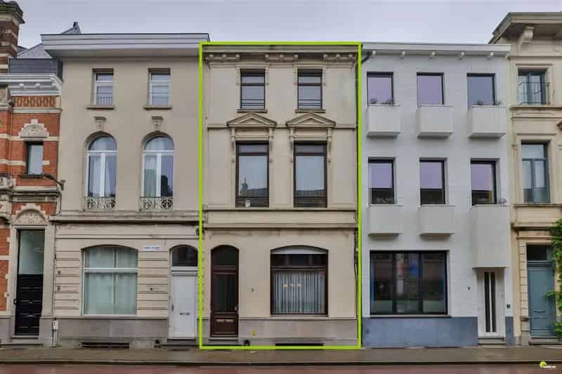 Herenwoning te renoveren Zurenborg 198m² 4 slaapkamers