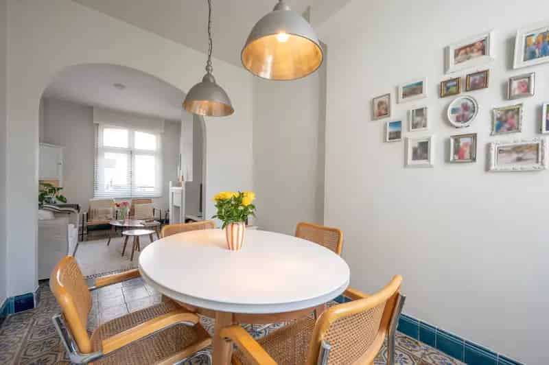 Huis te Koop Brugge: 3 Slaapkamers, Terras en Authentieke Details