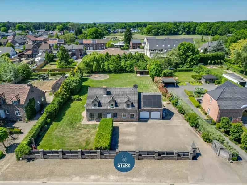 Ruime Gezinswoning te Rekem 308m²