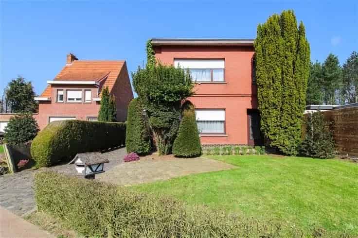 Huis Te Koop Open Bebouwing 8099m²