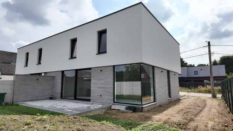 HOB MET 3 SLKPS TE HUUR ZUTENDAAL
